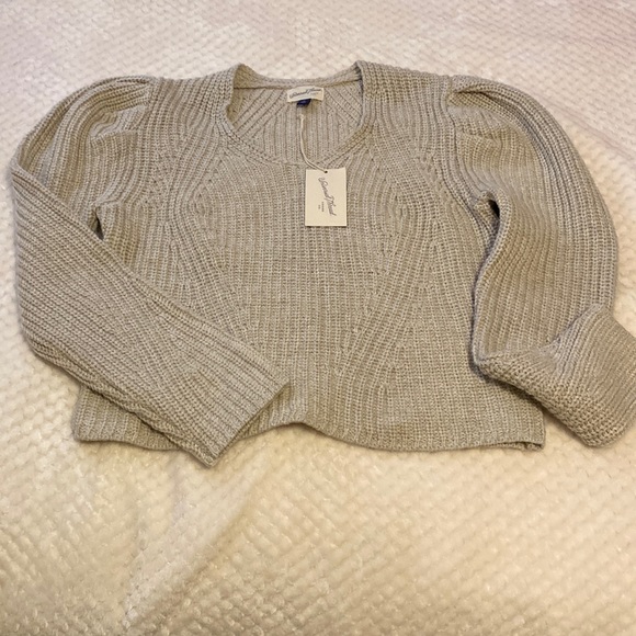 Universal Thread Tops - NWT universal Thread crop sweater 💕